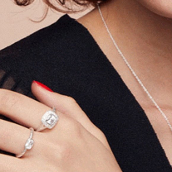 Avon Sterling Silver Ring - Picture 2 of 2